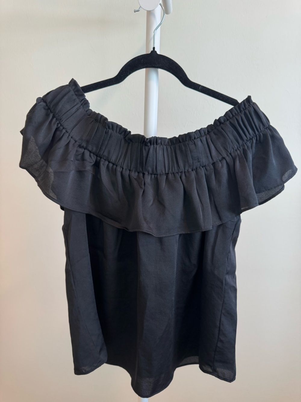 Express Women’s Off-Shoulder Ruffle Top - Large